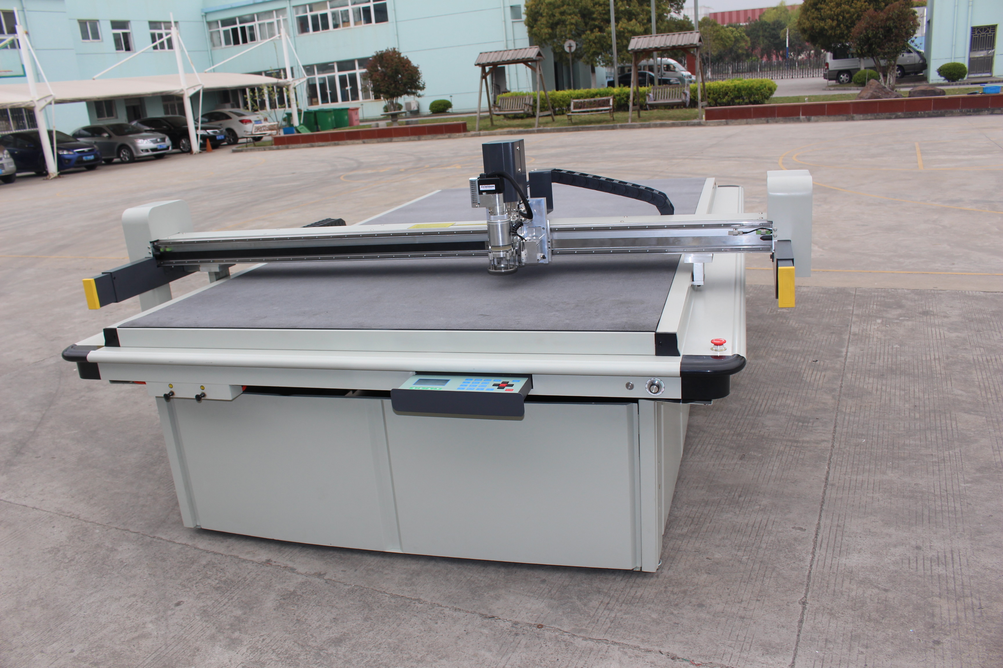 Easy Operation Foam Cutting Machine Four Spindles High Speed Controller