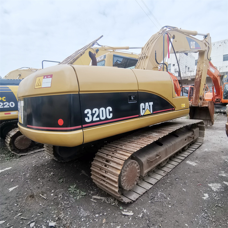 Shanghai Trade Used Caterpillar Excavator 320c with Original Hydraulic Cylinder