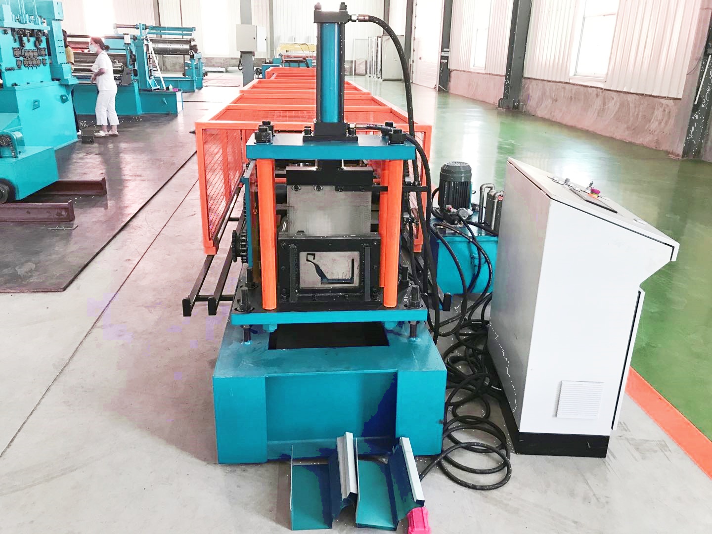 0.3-0.8mm Thickness Galvanized Steel Aluzinc K Style Square Gutter Roll Forming Machine