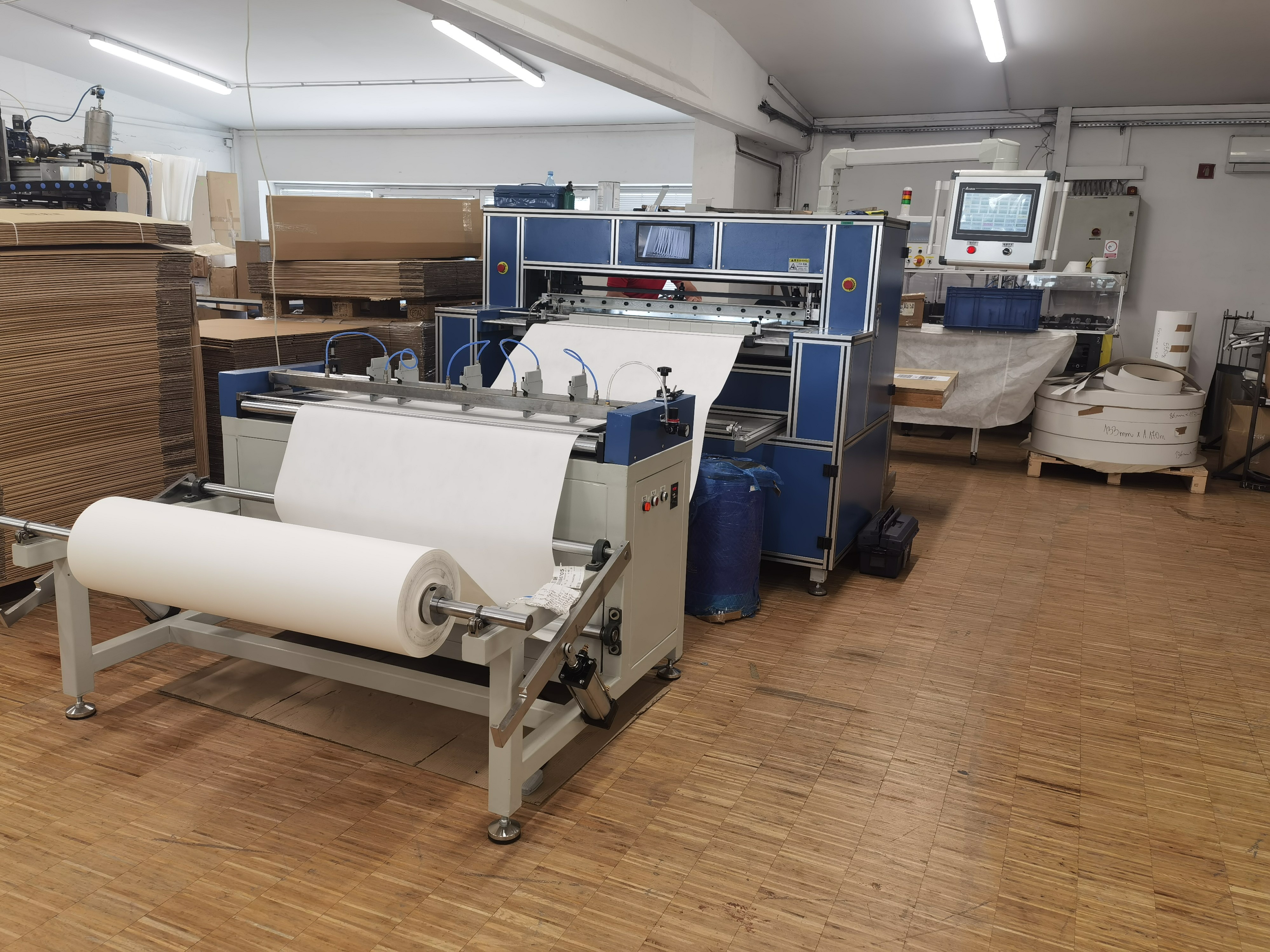 Quality CNC Control Knife Pleating Machine 1050mm Width 220V / 380V 50Hz for sale