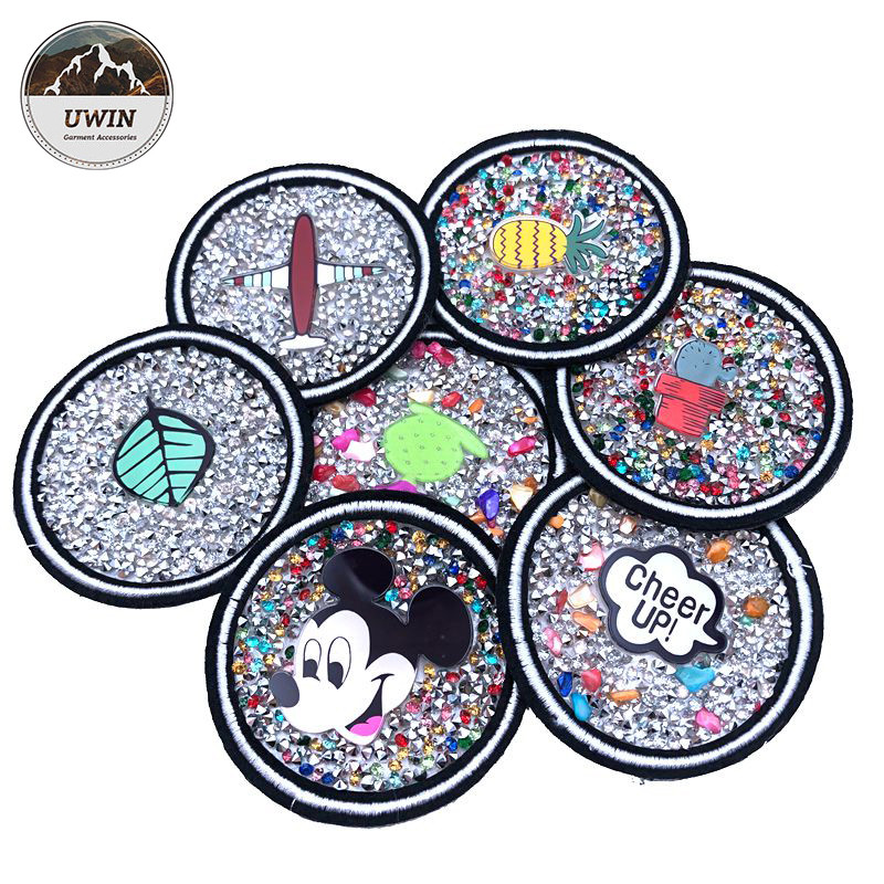 Quality Clothing Custom Iron On Embroidered Patches / Personalised Sew On Badges for sale