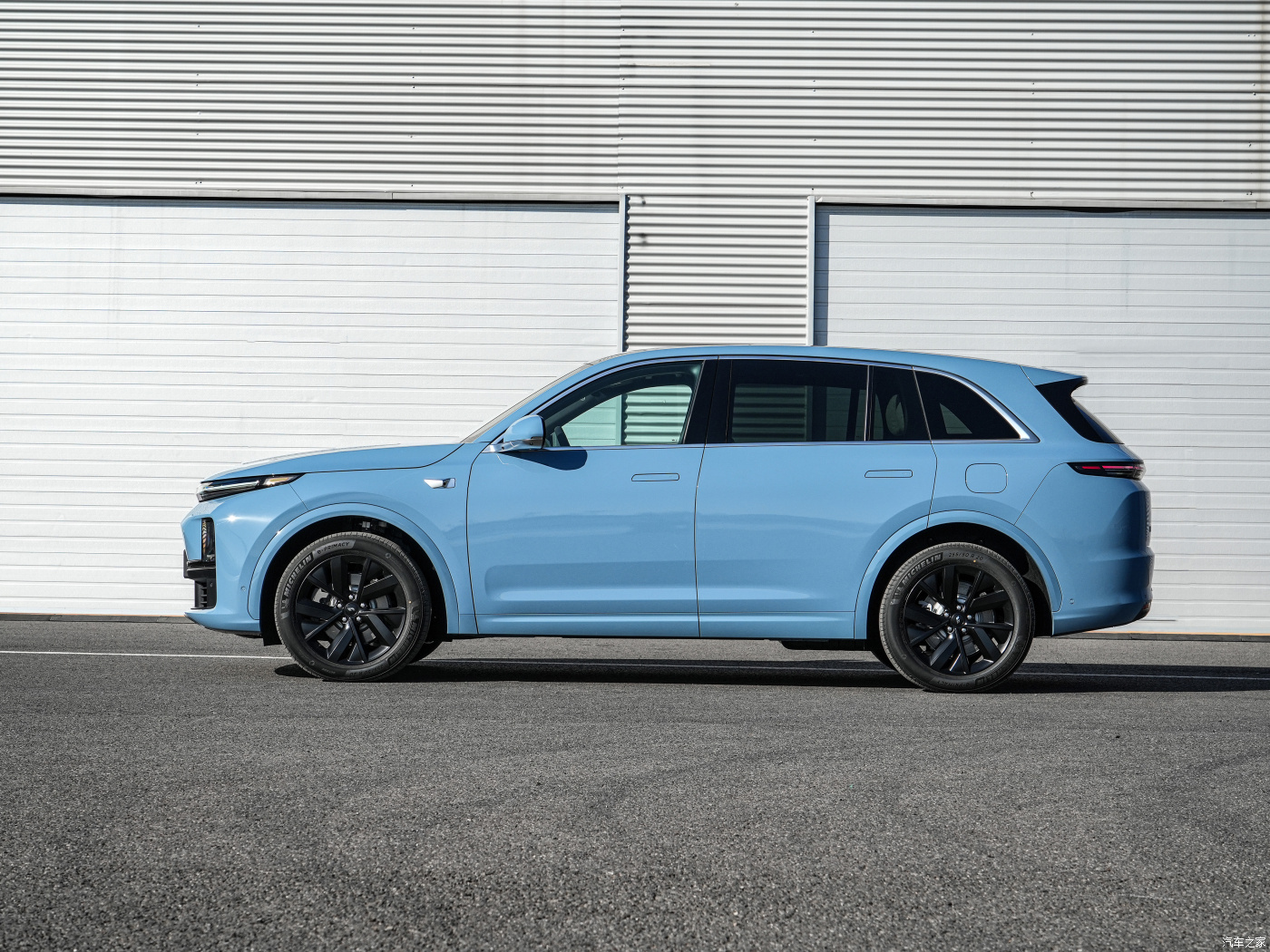 Experience the Future with 2023 Lixiang L7 Pro Luxury Electric SUV 170km Pure Electric Range and 40.9kWh Battery Capacity