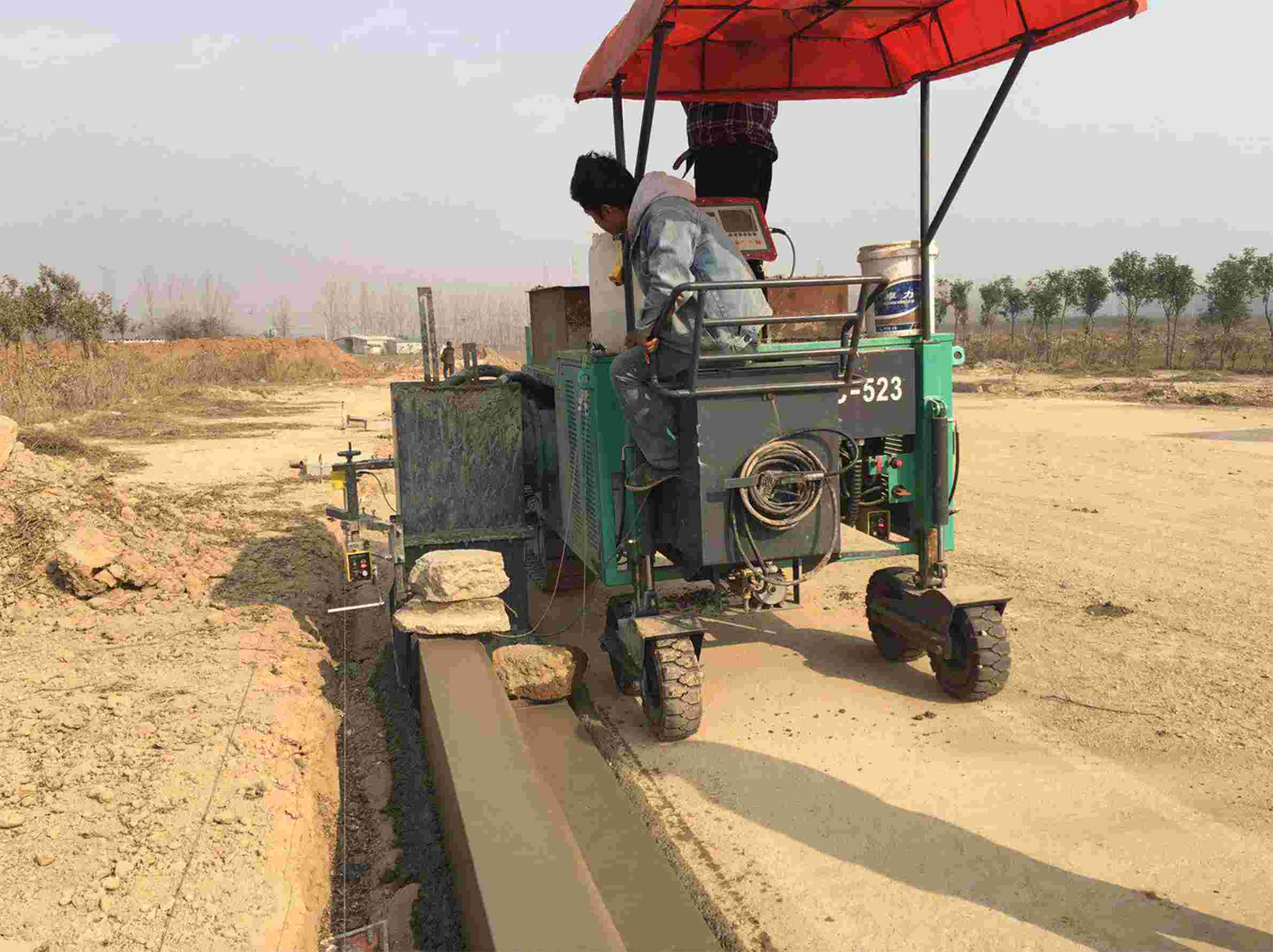 SMC-523 Hydraulic Slipform Paver for Highway Curb Paving 125x50cm