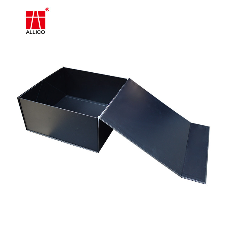 Collapsible 128gsm C2S Garment Packaging Box Magnetic Closure