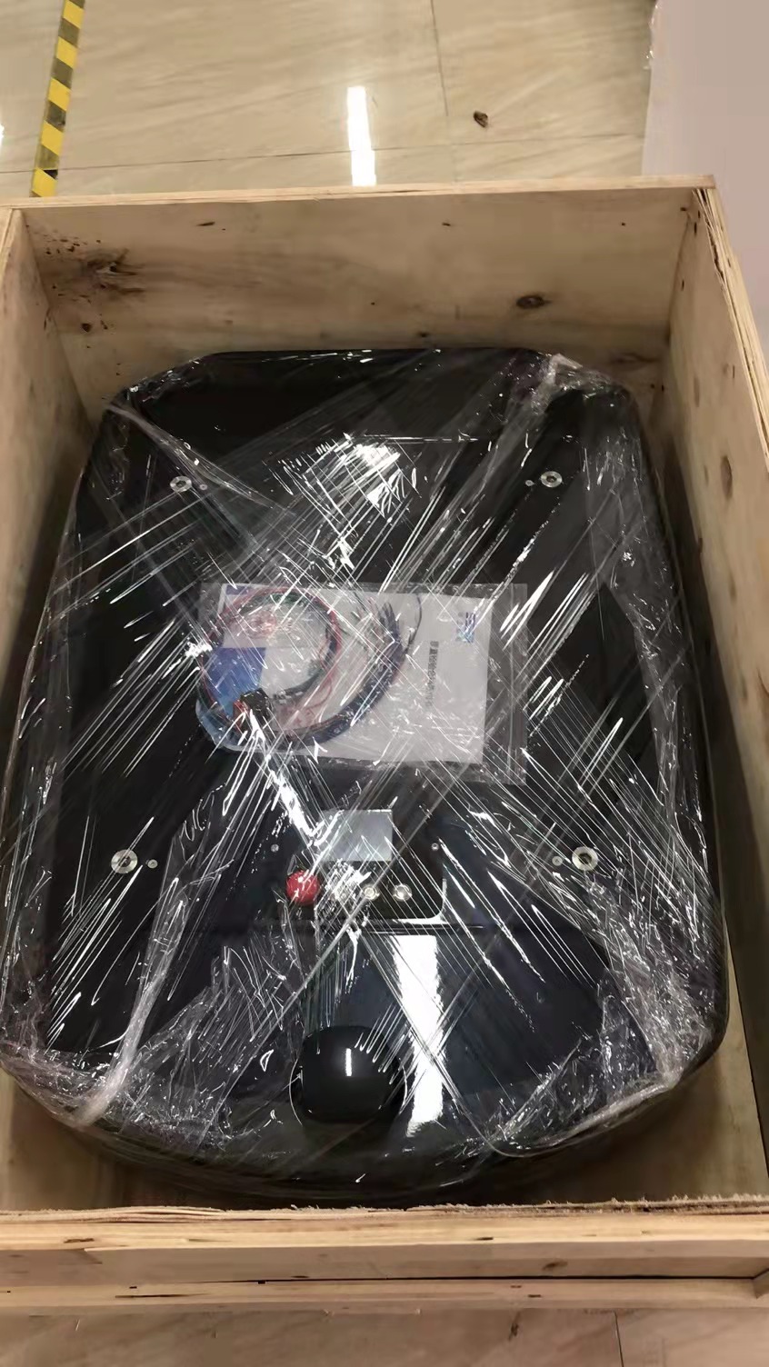 Seer ABM150 AGV, Han's E15 15kg cobot and onrobot robot gripper for Chinese AGV System