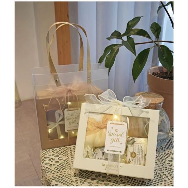 20cm*7cm*17cm Orange Coated Holiday Gift Boxes With Transparent Windows