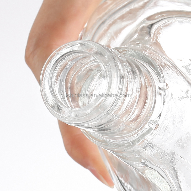 Hot Stamping Super Flint Glass Whiskey Vodka Transparent Bottles for Bar Sleek Style
