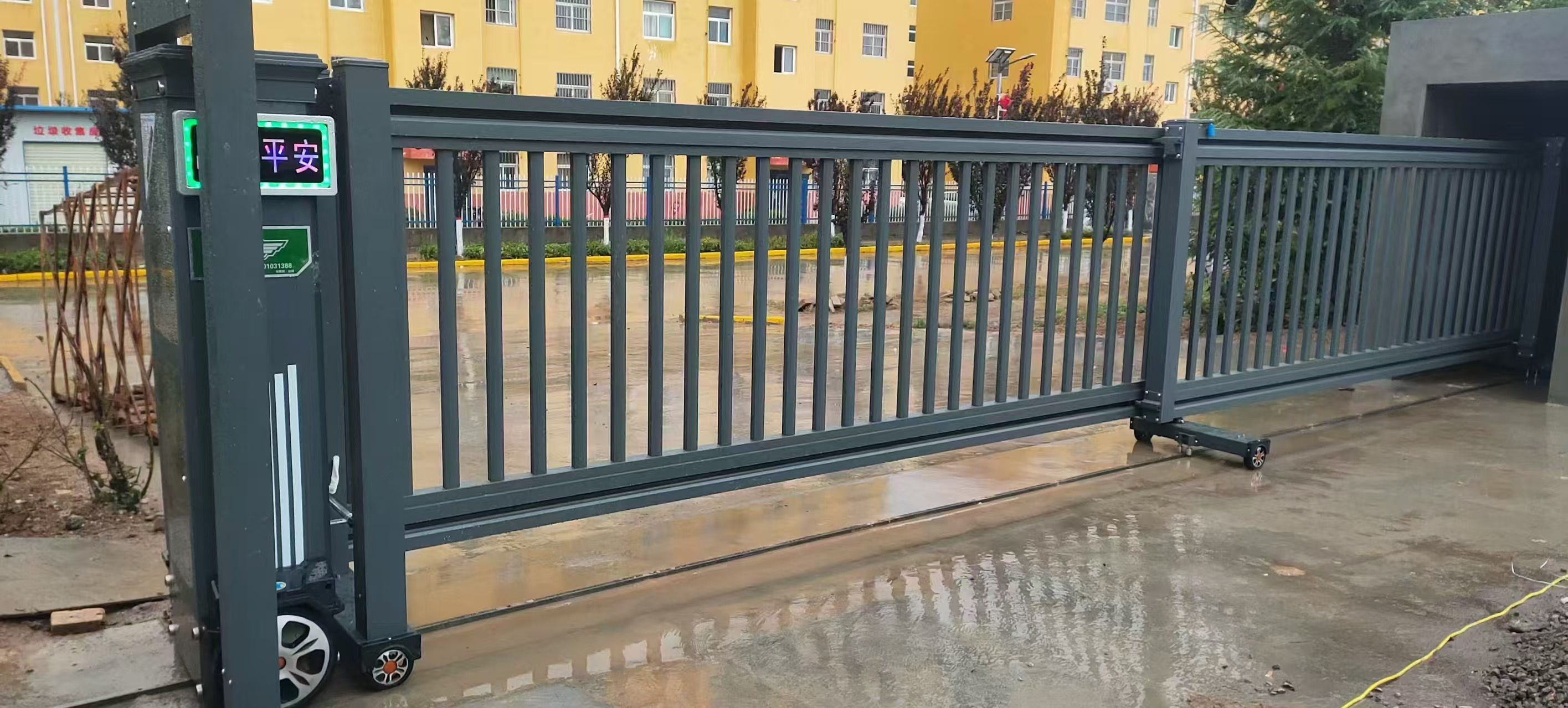Automatic Opening Aluminum Trackless Sliding Door Segment Expandable Gate Electric Retractable Portail for Outdoor Courtyard
