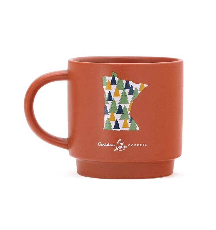 Eco friendly 12oz stoneware bulk ceramic travel mug blue red with custom decal pattern for gift