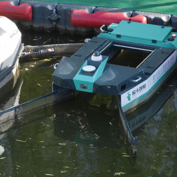115KG Unmanned River Cleaning Boat With Flexible Extension Arm
