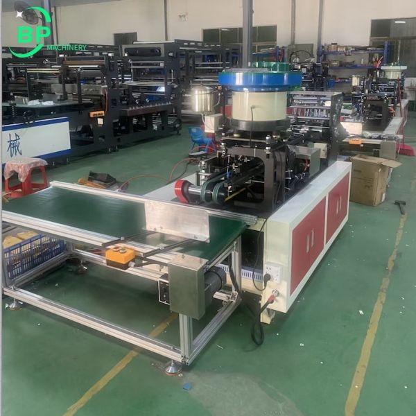 Kraft Clasp envelope machine bp001 with hole punch and metal clasp insert for many differ size kraft paper
