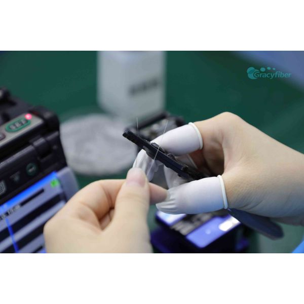 Polarizationmaintaining PM Fiber Array Featuring 250um Panda PM Fiber and Fiber Cladding Diameter Options of 80 Or 125um for Performance