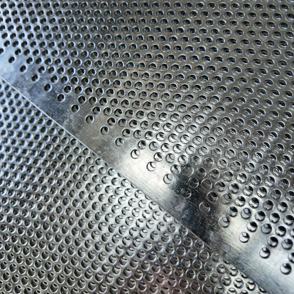 1220×2440mm Perforated Steel Sheet Round Holes For Material Separation