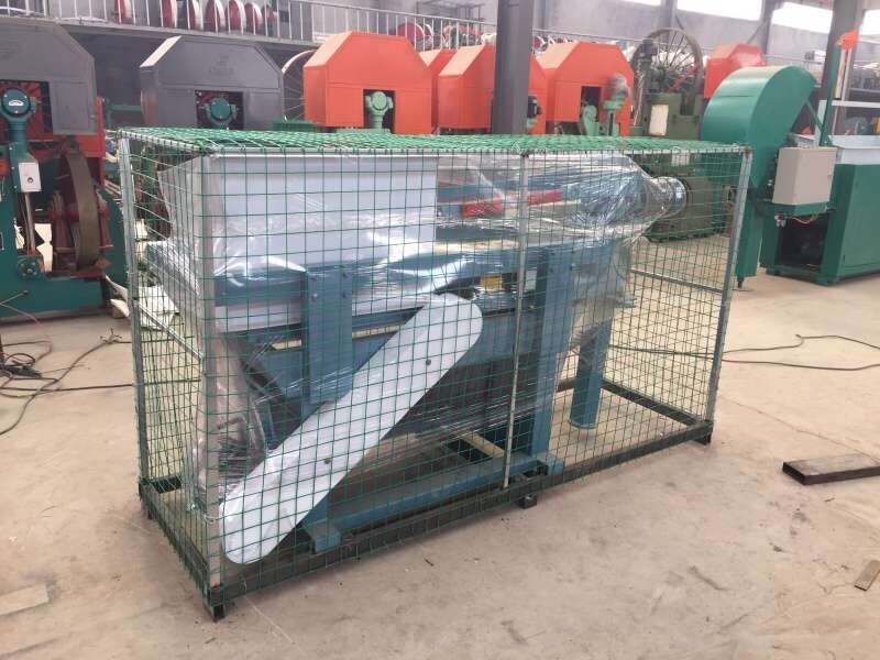 China quality wood pine shavings making machine for animal bedding
