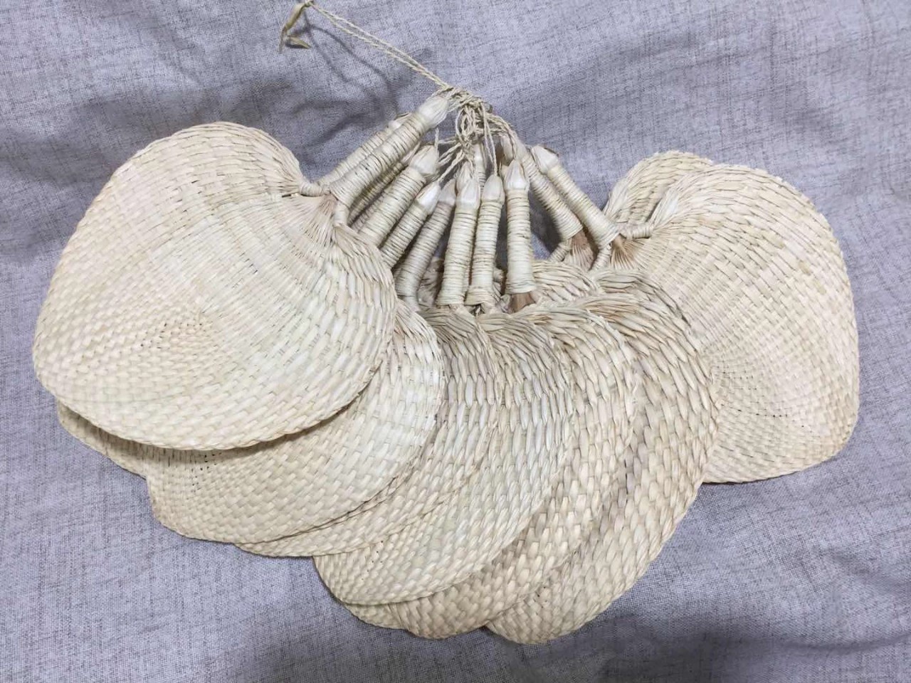 Y-Z Small Cattail Leaf Fan Woven Vintage Summer Paddle Wood Hand Held Fans Supplies Home Decor