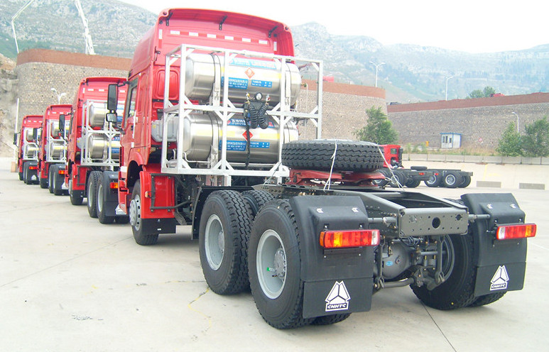 Flexible Prime Mover Truck Detachable Low Bed Trailer For Transportation