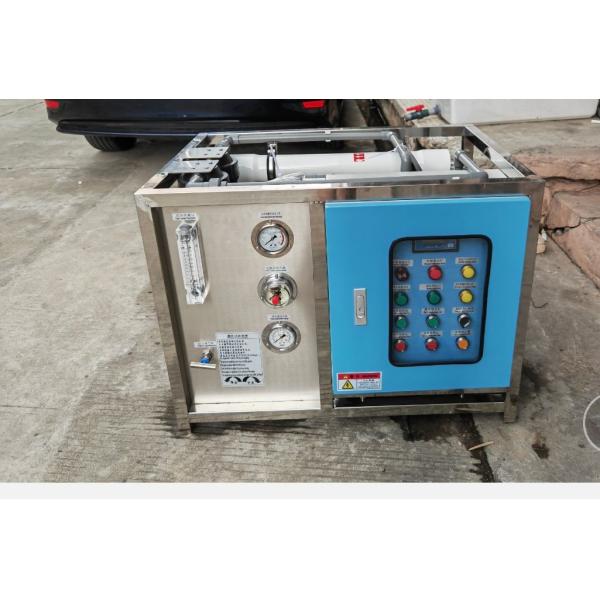 IP54 Electric Control Protection Small Horizontal Domestic Seawater Desalinator With 1.8kw Applied Power
