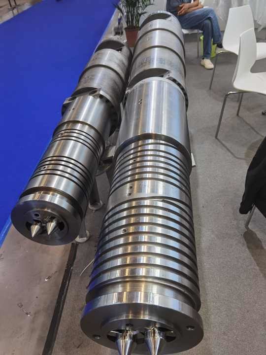 High Strength JIALONG Single Screw Extruder Screw Barrel 90/38 Automatic High Speed For Hdpe Pipe