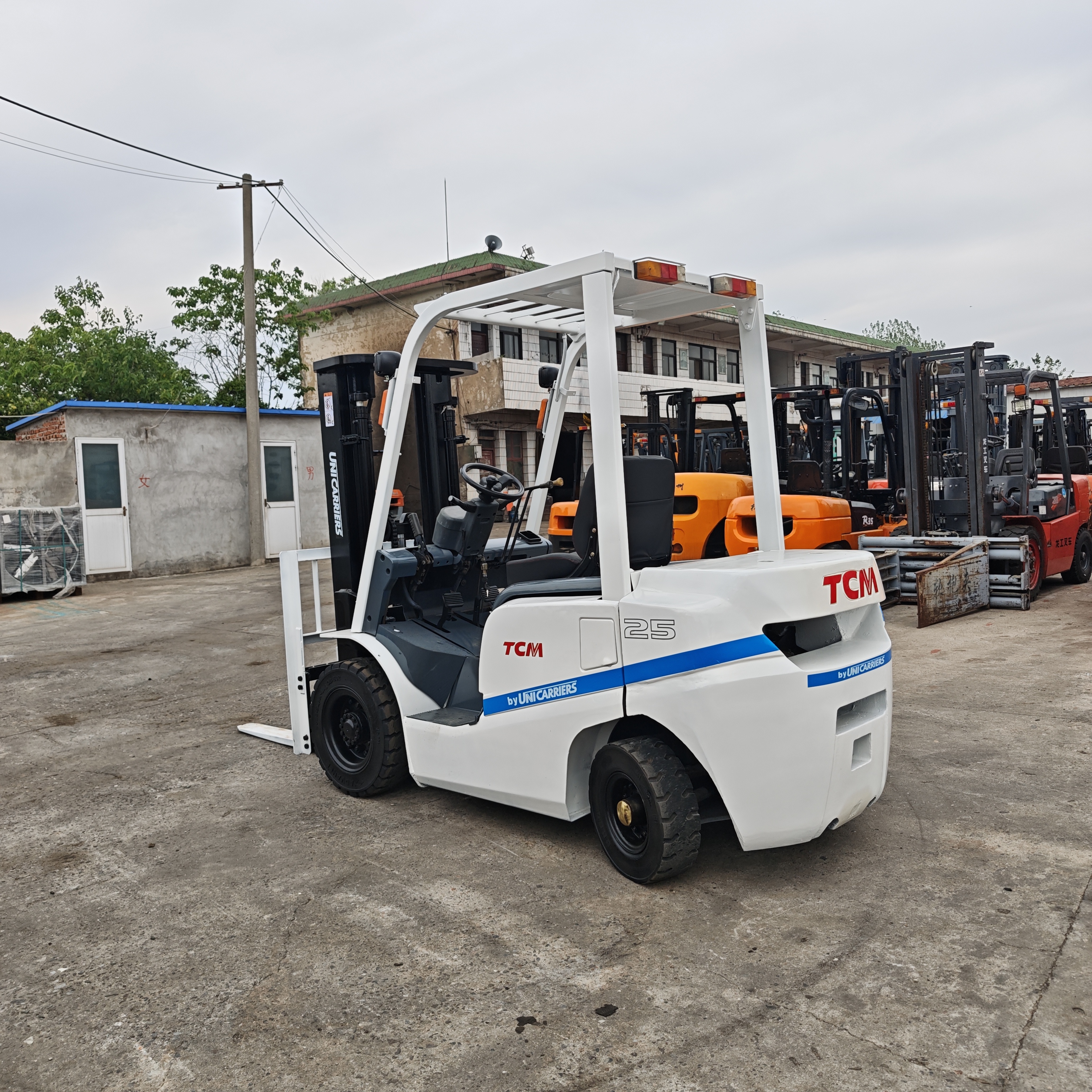 Used Toyota TCM FD30 3t Forklift - Front view