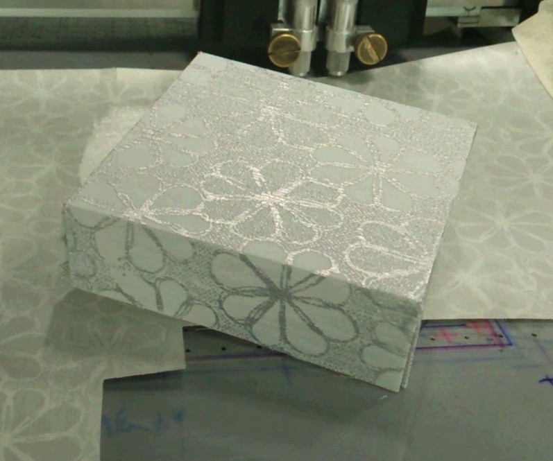 Quality Lampshade fabric + pvc pattern flatbed cutting plotter for sale