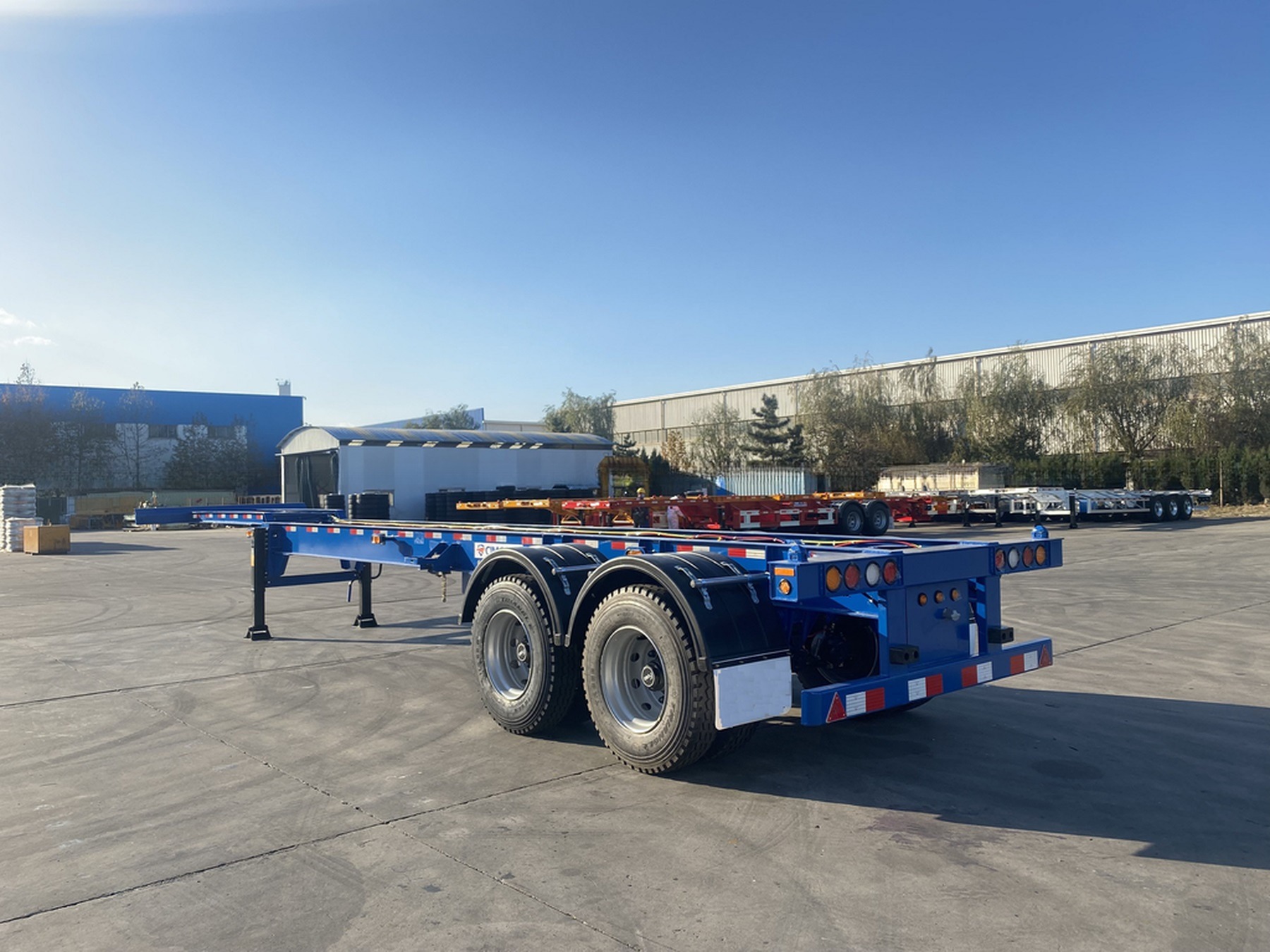 12R22.5 Linglong Tire 2 Axle 40ft 20ft Shipping Chassis with Gooseneck Skeleton Truck Frame Semi Trailer Container