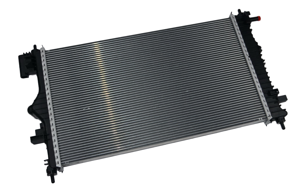 Aluminum Radiator and Plastic Water Tank Perfect for Chevrolet Malibu 1.5T 2012-2019
