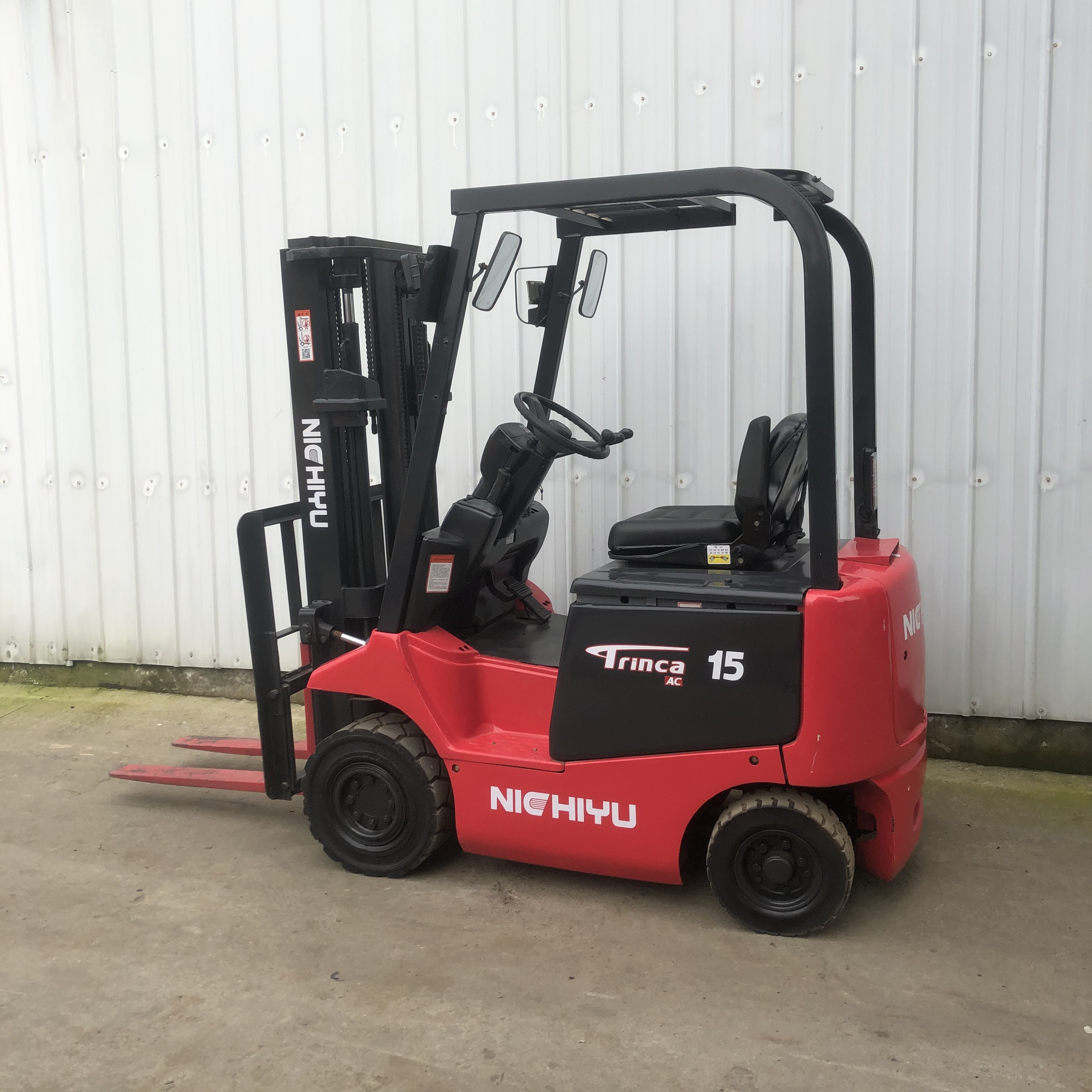 Used Lifting Machine 1.5 Ton Nichiyu Electric Forklift With 2 Stage 2 Mast By NICHIYU