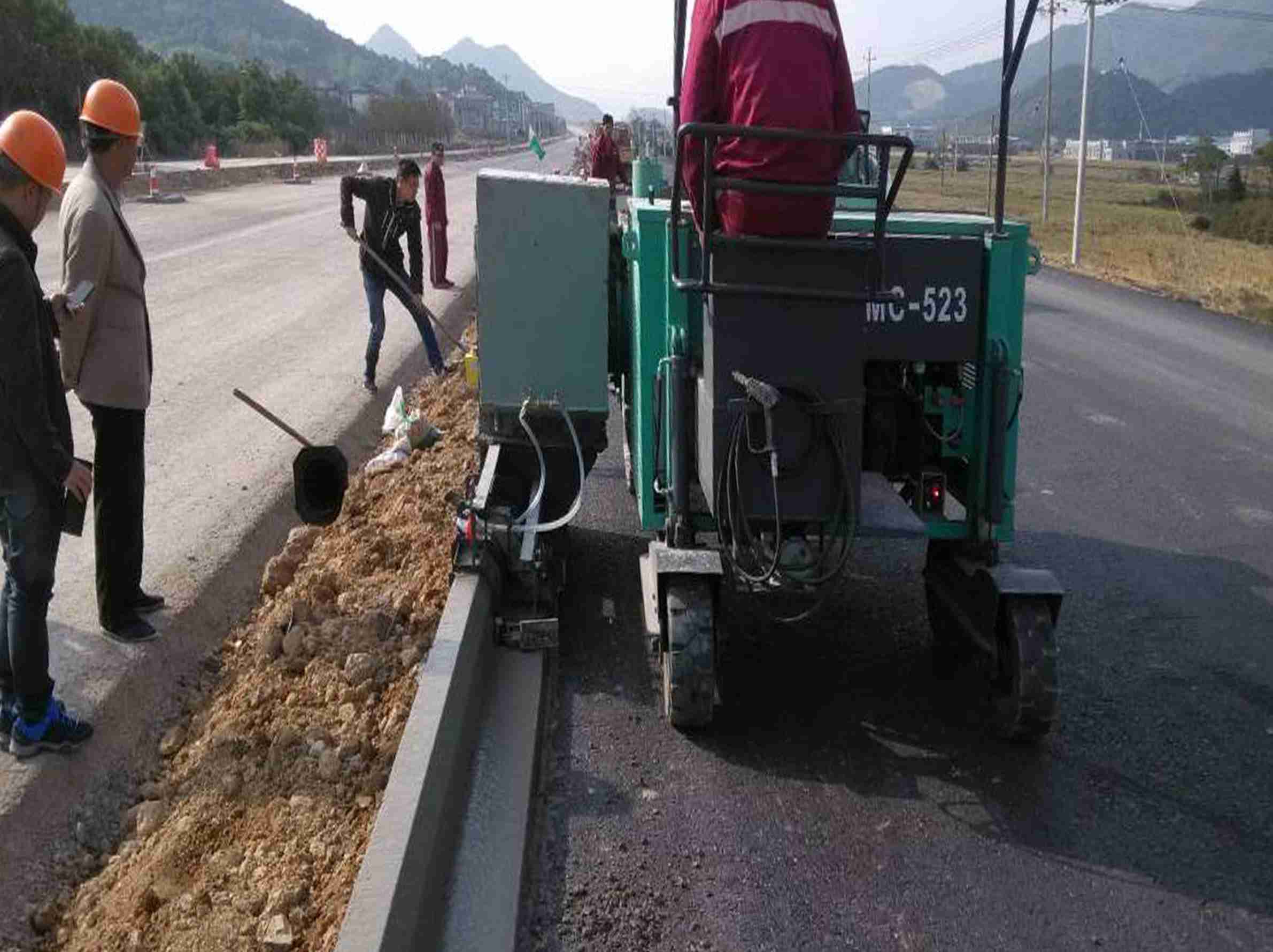 SMC-523 Hydraulic Slipform Paver for Highway Curb Paving 125x50cm