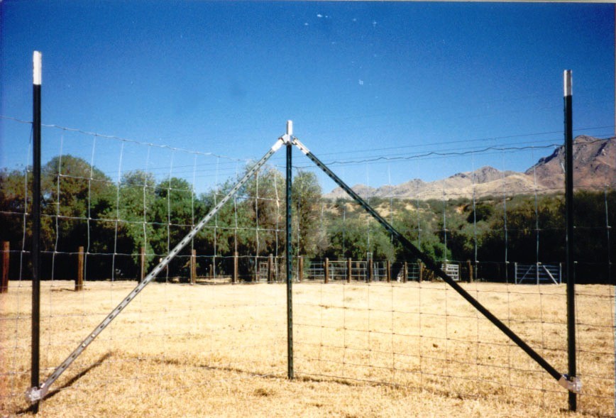 Quality Logistics Park Chain Link Fence Loading Dock for sale