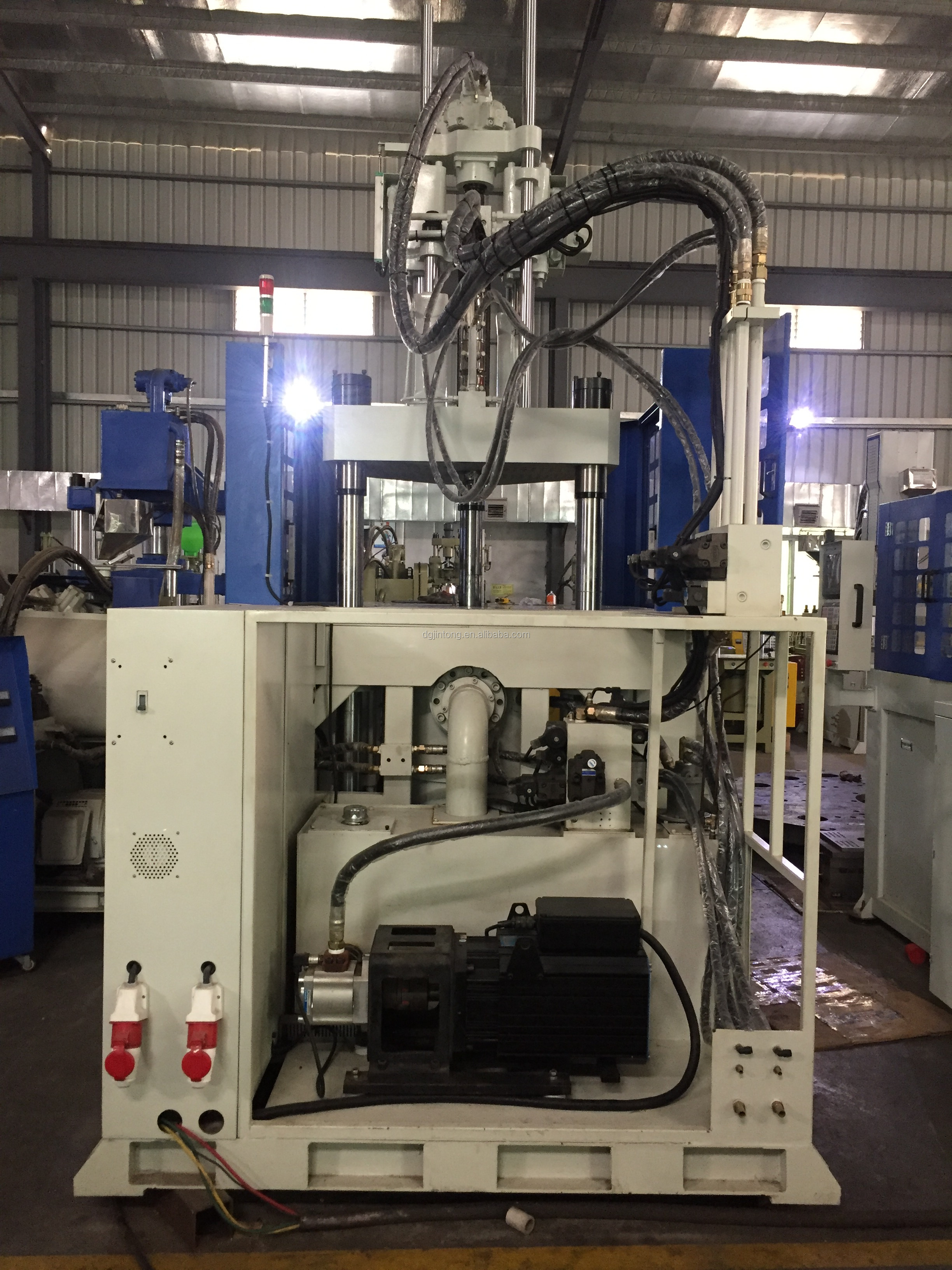 250 Ton Plastic Injection Moulding Machine Vertical JTT-2500R With Max Daylight 650/710mm