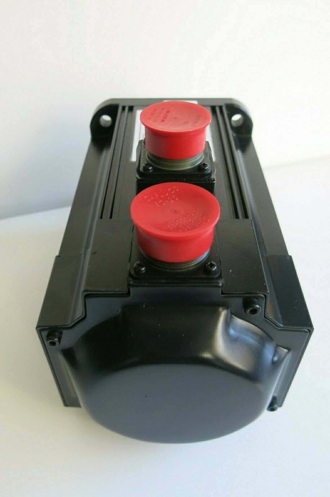 USAGED-05AS2K new original. Rated Output 0.45 kW .Rated Speed 1500 rpm, Continuous Rated Current 3.8 Amp,