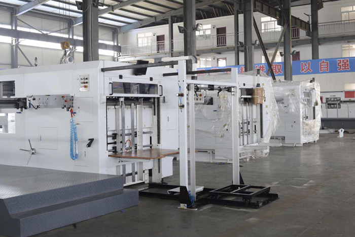 Sheet 1320X960mm Semi Automatic Die Cutting Machine Creasing Paperboard Box
