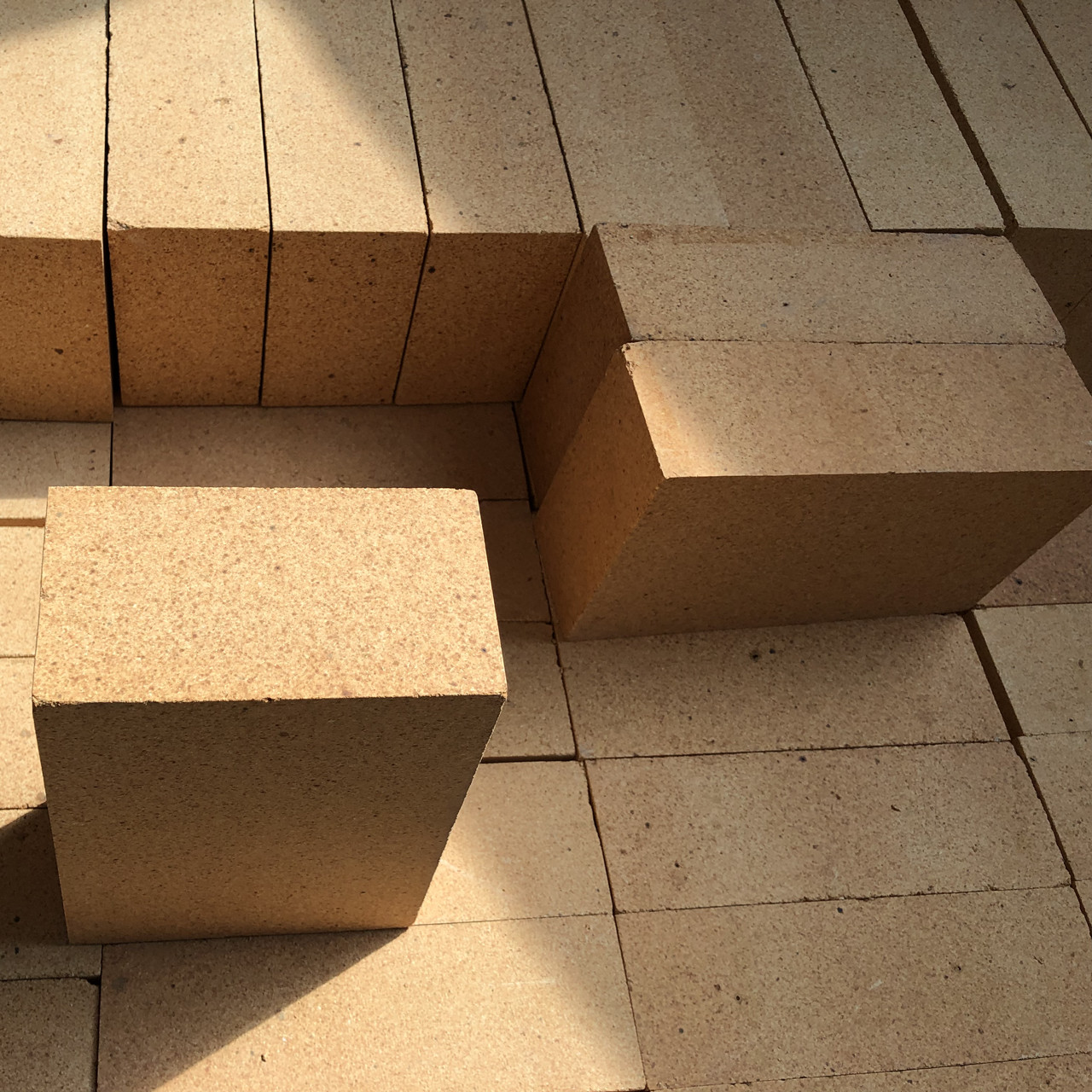 Alumina Heat Resistant Bricks Good Thermal Shock Resistance Erosion Resistance