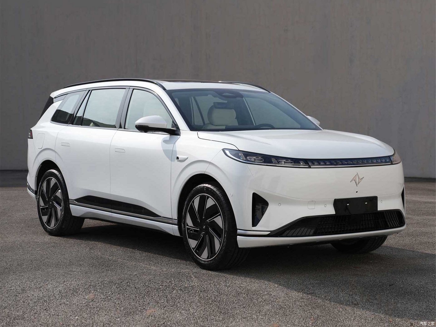 Pure Electric Car Dongfeng Yipai E008 Electric SUV Auto AWD Max Version R21 Tire Size 7seats