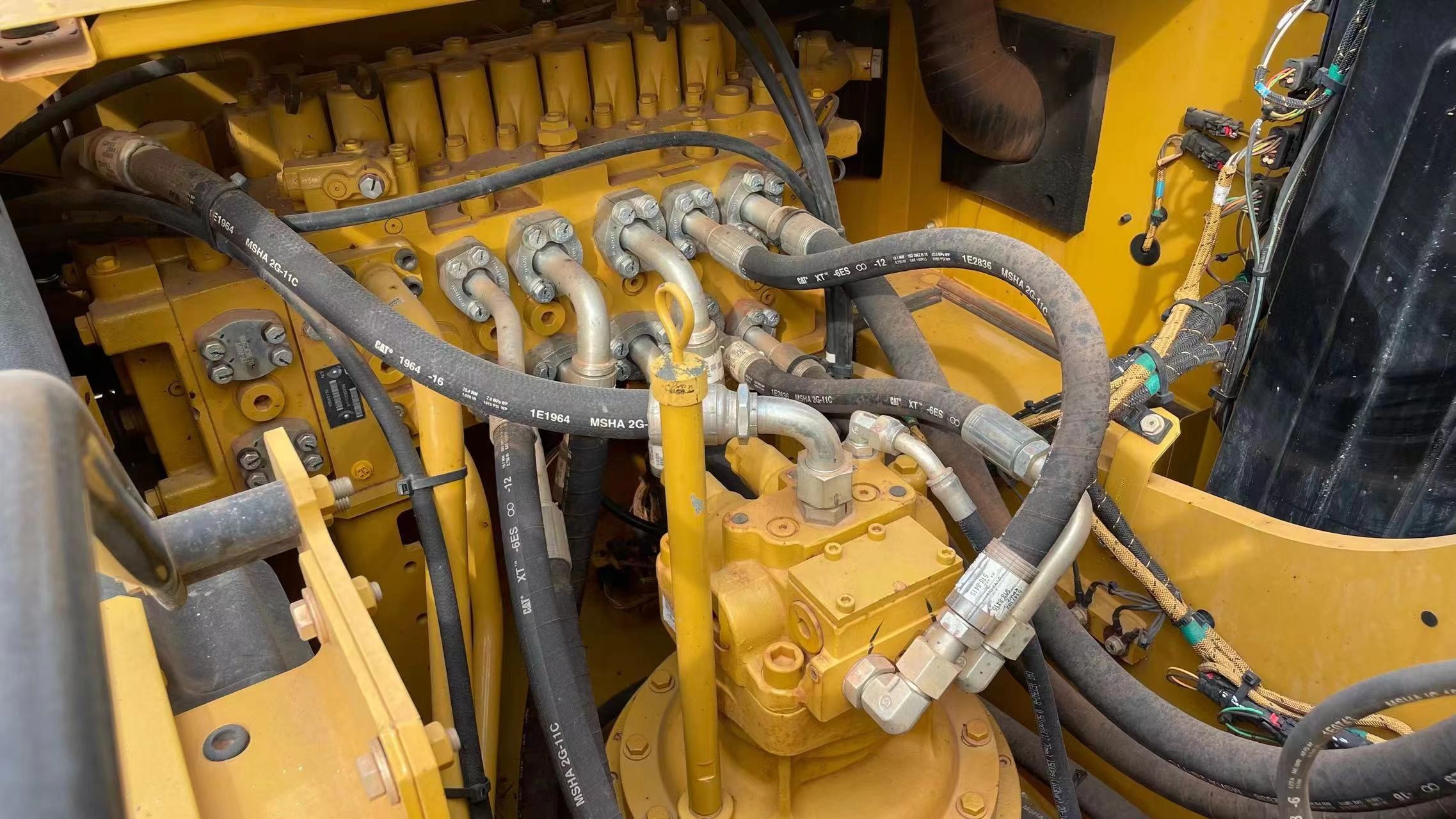 Used Caterpillar Cat 320GC Excavator 20 Ton Low Hours Customizable Yellow Machine