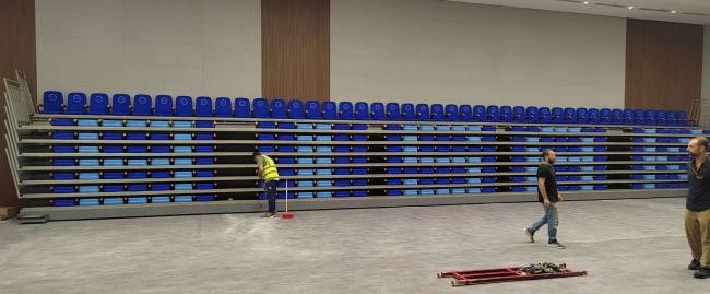 Indoor Telescopic Bleacher Seating with Customized Size and Aisle Handrail Accessories for Events