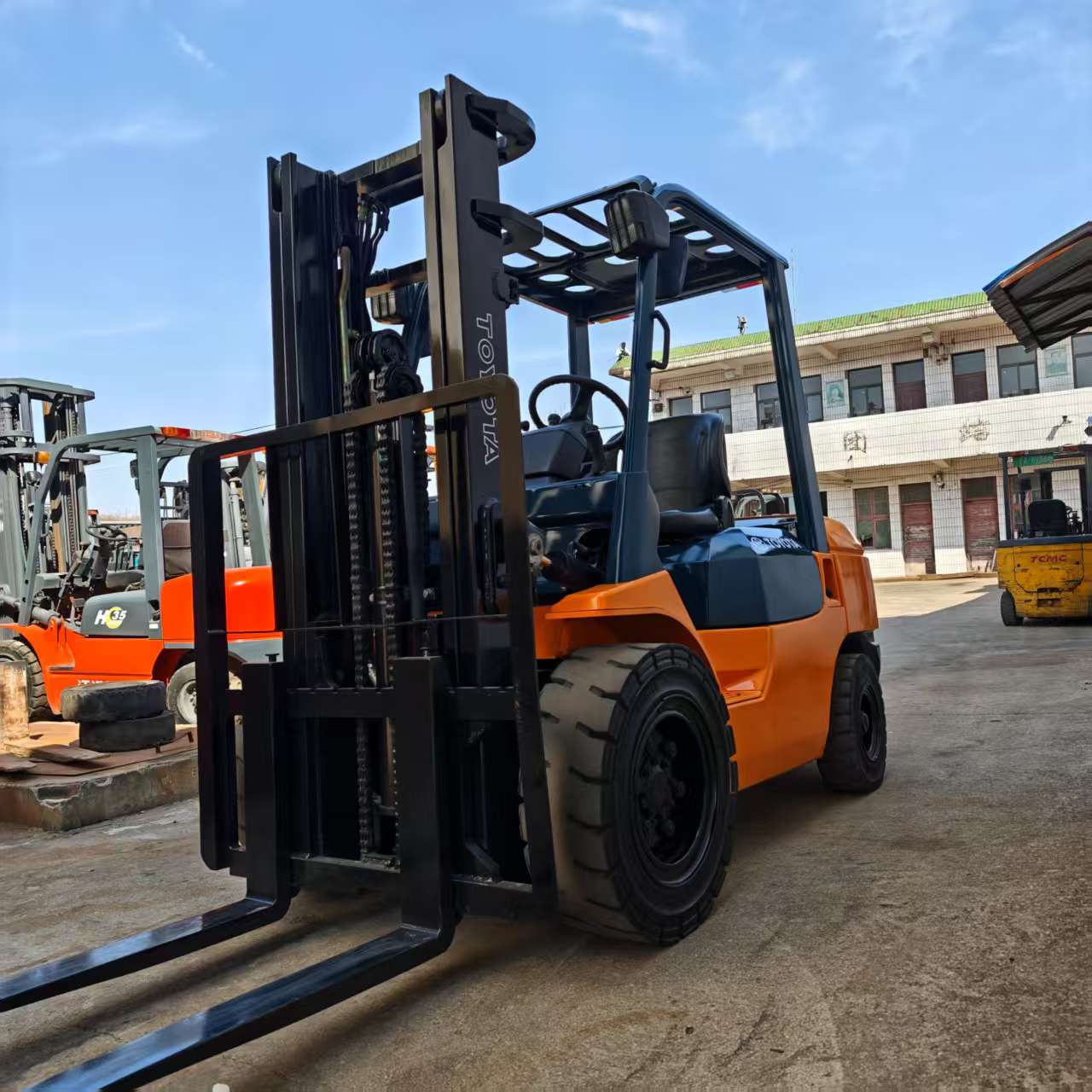 Japan Used Toyota 40 Forklift 4 Tons 2 Meters Used Diesel Lifting Machine