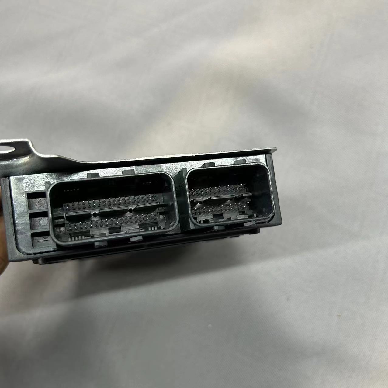 State-Of-The-Art EV Engine Control Module 1512876-00-B For Tesla Model 3 And Model Y