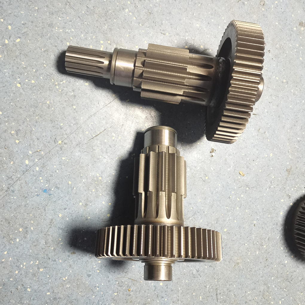 SHACMAN Truck Distributor Box Centre Shaft Welding Assembly 12jsd200t-1707051 for Transmission