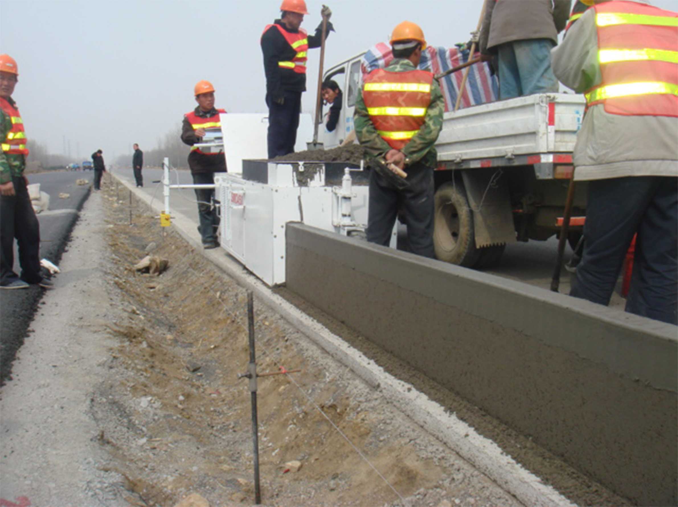SMC-450 Hydraulic Slipform Paver for Concrete Curb Paving 0-1200mm Width