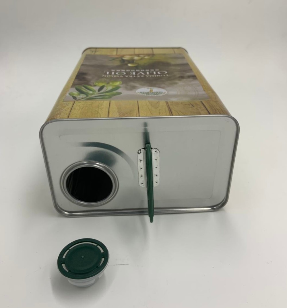 DADI Food Safe Olive Oil Container 2.5L Rectangular Tin Food Oil Can with Good Sealant Plastic Spout and CMYK Printing