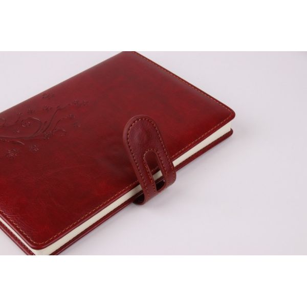 Discoloration leather mounting notebook with buckle
