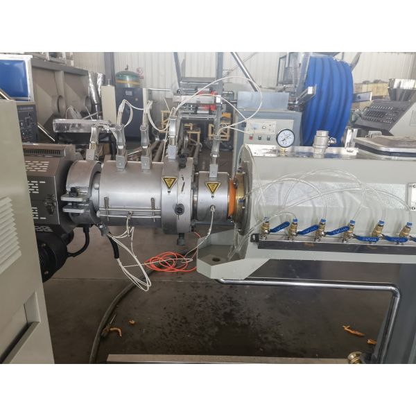 Upgrade PE MPP Pipe Production Customizable PE Pipe Extrusion Line Featuring 33 1-38 1 Screw L/D Ratio And Motor Made