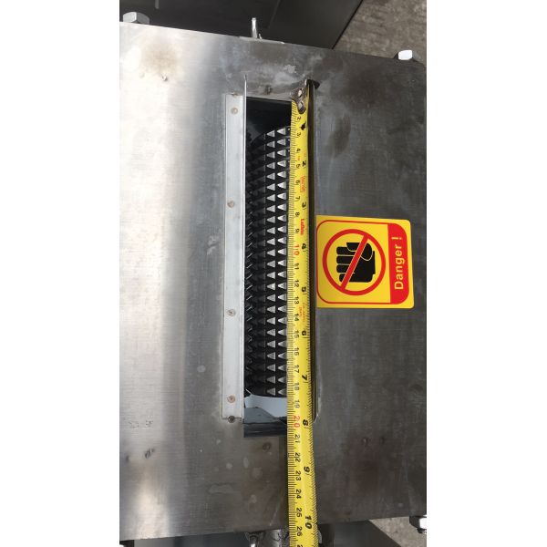 300kg/h Capacity Meat Processing Equipment , Commercial Floor Type Tenderizing Meat Machine