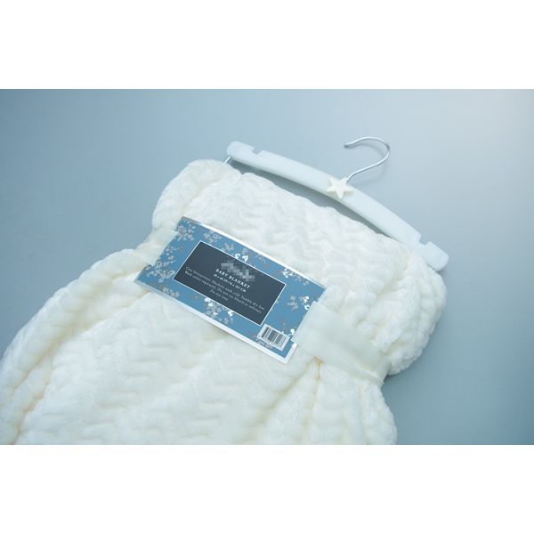 Plain 100% Polyester Flannel Throw Blanket With Embossing For Office / Travel