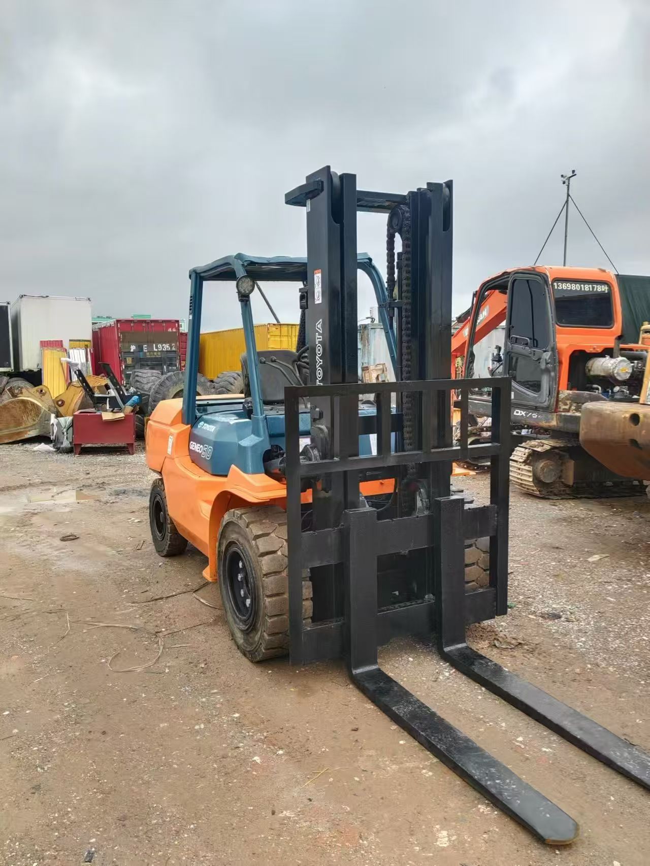 Toyota diesel forklift rear view