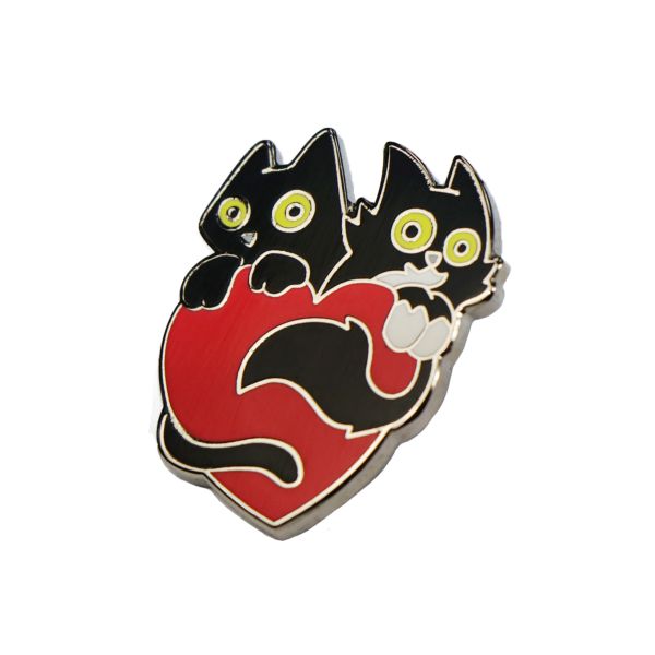 Black Cat Custom Metal Badge Hugging Heart Enamel Metal Badges