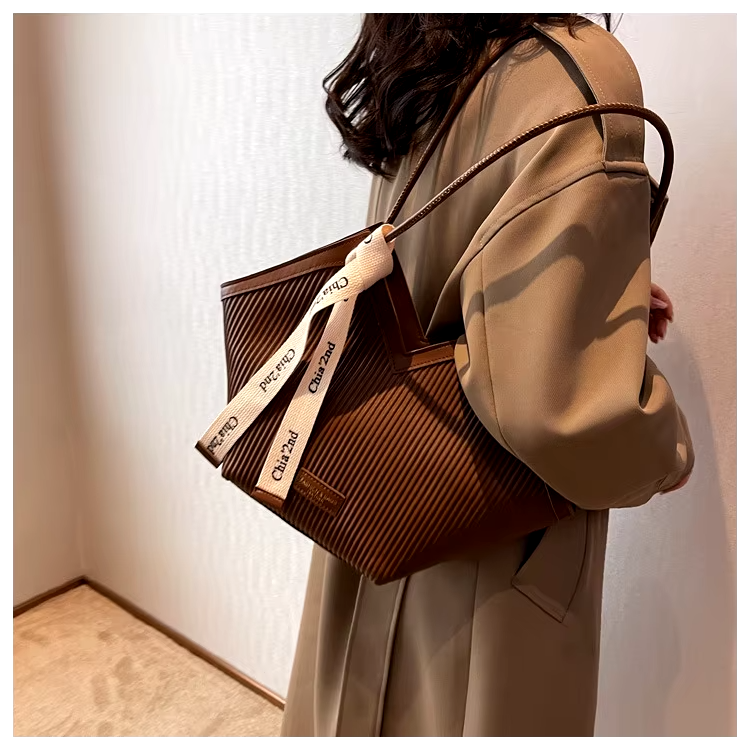 Stylish Tote Bags For Students Featuring Cashmere Lining Material And Lock Decoration