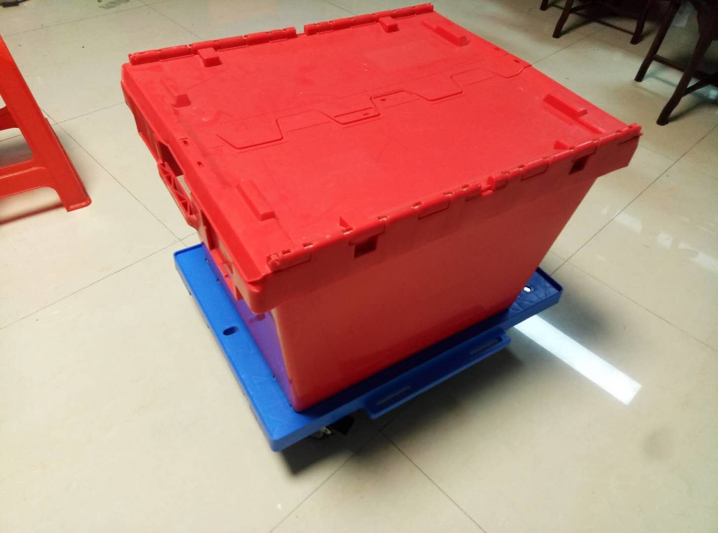 Impact - Resistance Large Plastic Moving Trolley Loading Capacity 225kg