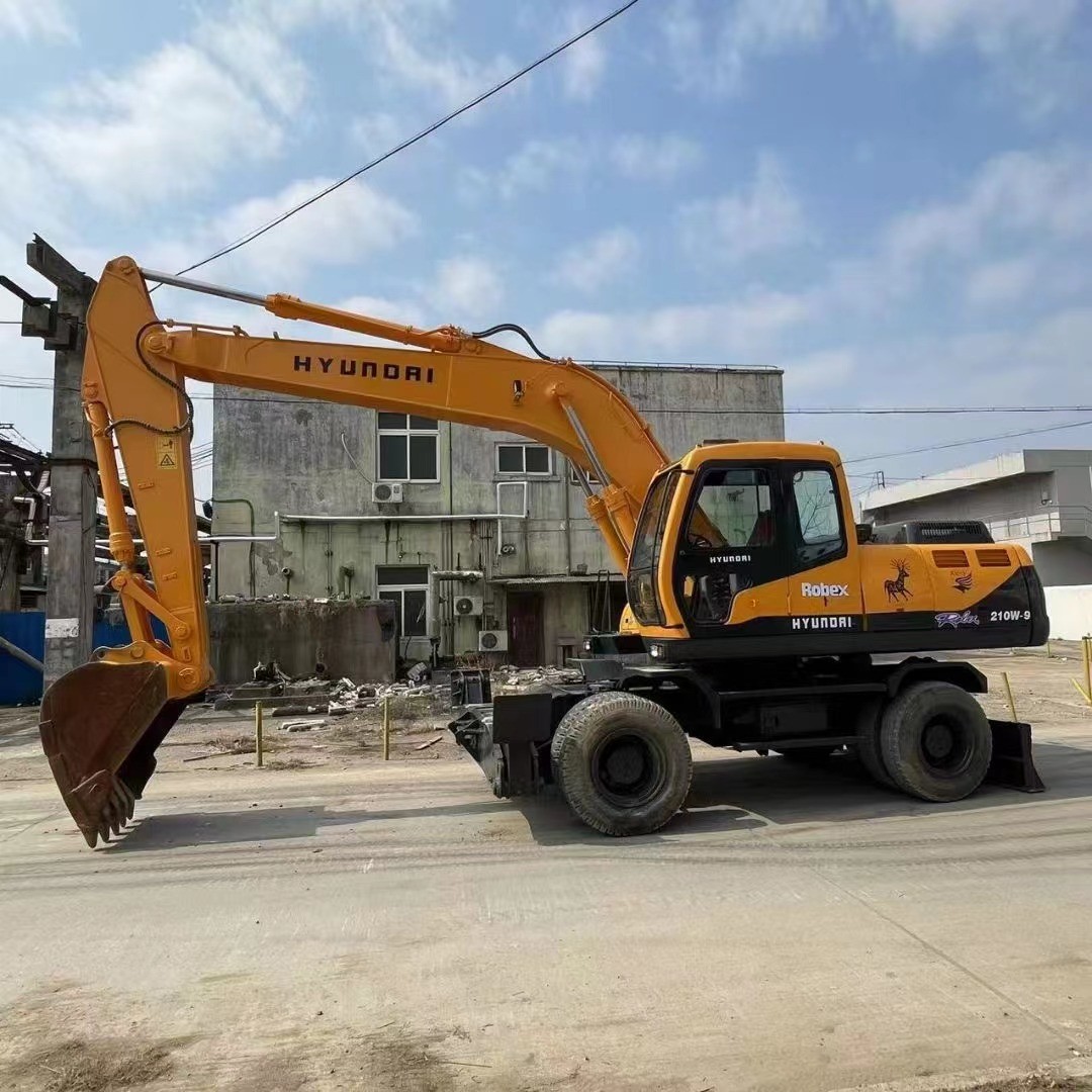 Used Hyundai Digger R210W-9 Secondhand 21ton Wheel digging Excavator